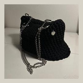 Borsa nera fatta a mano all’uncinetto