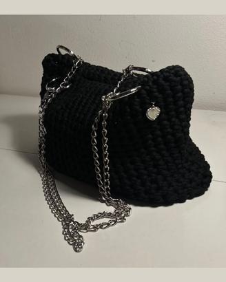 Borsa nera fatta a mano all’uncinetto