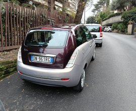 Lancia y