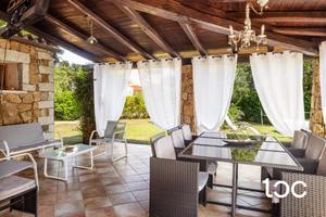 Splendida villa con giardino privato