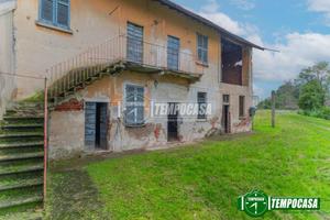 SOLUZIONE DA RISTRUTTURARE SENZA SPESE CONDOMINIAL