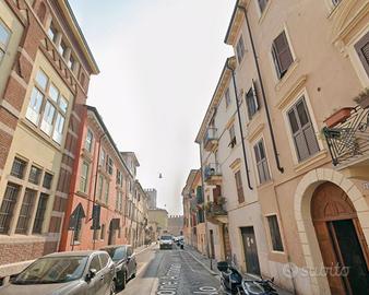 Stradone Antonio Provolo-Trilocale