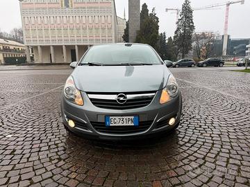 Opel Corsa modello edition.  1.2 benzina 44,000 km