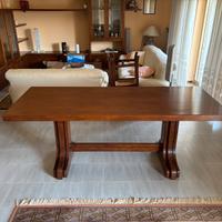 Tavolo in noce massello con 6 sedie