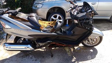 Burgman 400 del 2006 per ricambi
