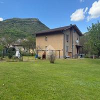 VILLA SINGOLA A SCHEGGIA E PASCELUPO