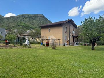 VILLA SINGOLA A SCHEGGIA E PASCELUPO