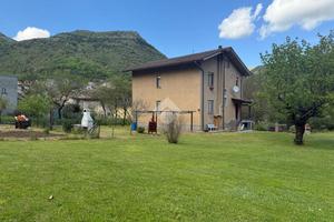 VILLA SINGOLA A SCHEGGIA E PASCELUPO