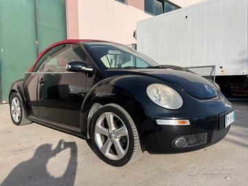 VOLKSWAGEN NewBeetle Cabrio Ltd. Red Edition GPL
