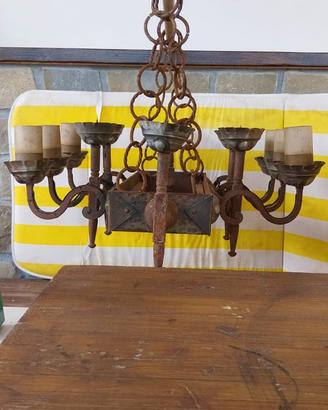 lampadario antico vintage ferro battuto medioevale
