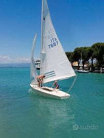 Barca vela classe star con carrello da strada