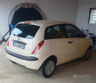 Lancia ypsilon