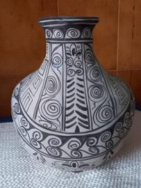 vaso in terracotta. 