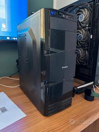 PC Fisso Usato – AMD Ryzen 3 Quad Core / 4GB RAM /