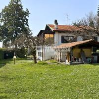 Villa singola con ampio giardino