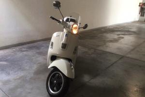 Vespa 300 GTS
