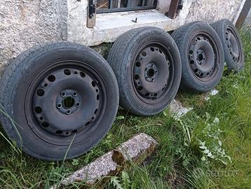 4 cerchi in ferro da 15 pollici