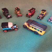 Modellini in miniatura auto d'epoca