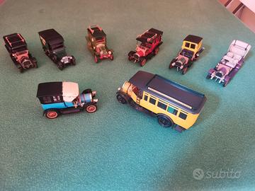Modellini in miniatura auto d'epoca