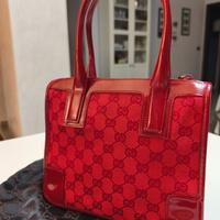 Borsa Gucci GG Canvas rossa finiture in vernice
