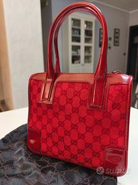 Borsa Gucci GG Canvas rossa finiture in vernice