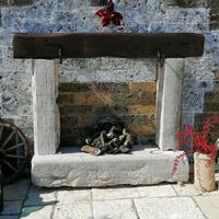 Antica Cornice di Camino con artchitrave in legno