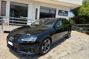 Audi A4 Avant 2.0 TDI- S.LINE - TOTAL BLACK- 2018