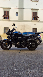 Yamaha XSR 700 total black