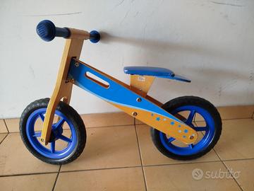 bicicletta senza pedali in legno