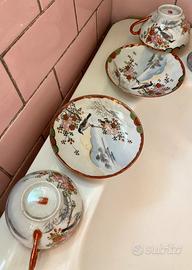 Tazzine decorate e bicchierini da degustazione