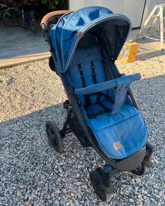 Passeggino leggero con ruote grandi