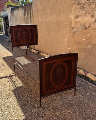 Letto antico in ferro dipinto a mano