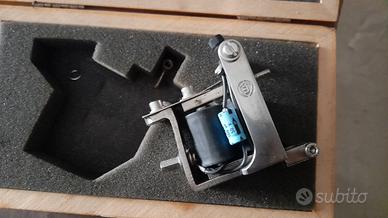 MACCHINA PER TATUAGGI " BIOTEC  " PIU ACCESSORI 