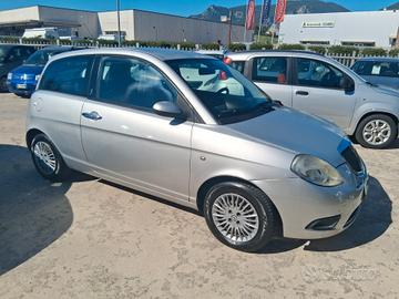 Lancia Ypsilon 1.2 Argento gpl