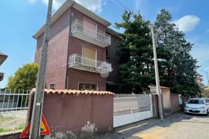 4 LOCALI A VILLA CORTESE