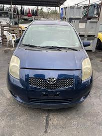 Solo ricambi toyota yaris 2010