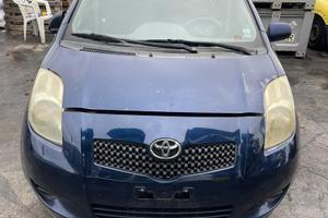 Solo ricambi toyota yaris 2010