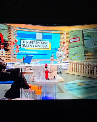 SmartTV 55" Samsung UE55KU6470UXZT danneggiato