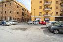 locale-commerciale-260-mq-fronte-l-ospedale-civico