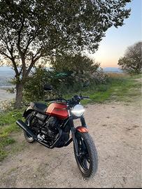 Moto Guzzi V7 IV Stone arancio rame Ottobre 2022