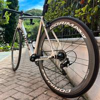 Bici specialized tarmac con cerchi in carbonio