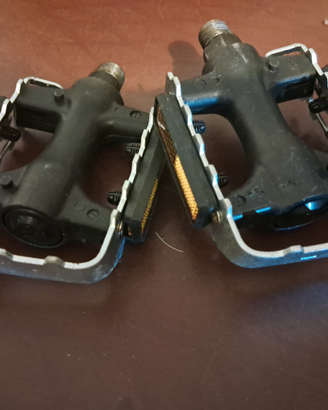 Pedali nuovi per mountain bike