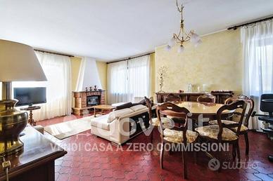 Appartamento di 132 m² con 4 locali e box auto a B