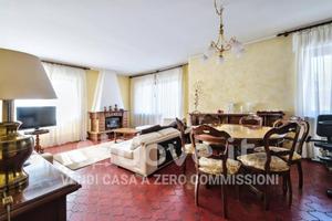 Appartamento di 132 m² con 4 locali e box auto a B