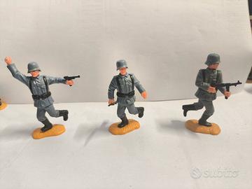 Lotto 3 Soldatini Tedeschi WWII Timpo Toys 1/32