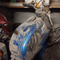 Honda CX 500 rossa e una azzurra
