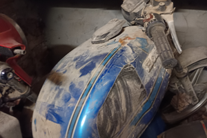 Honda CX 500 rossa e una azzurra