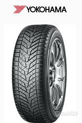 4 Pneumatici 225/60 R18 Yokohama Bluearth Winter V