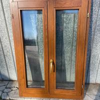 Finestre in legno, massiccio di noce