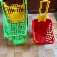Carrello della spesa e cestino spesa giocattolo